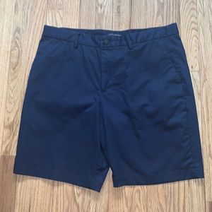Like New Men’s Navy Blue Banana Republic Aiden Short in Size 35